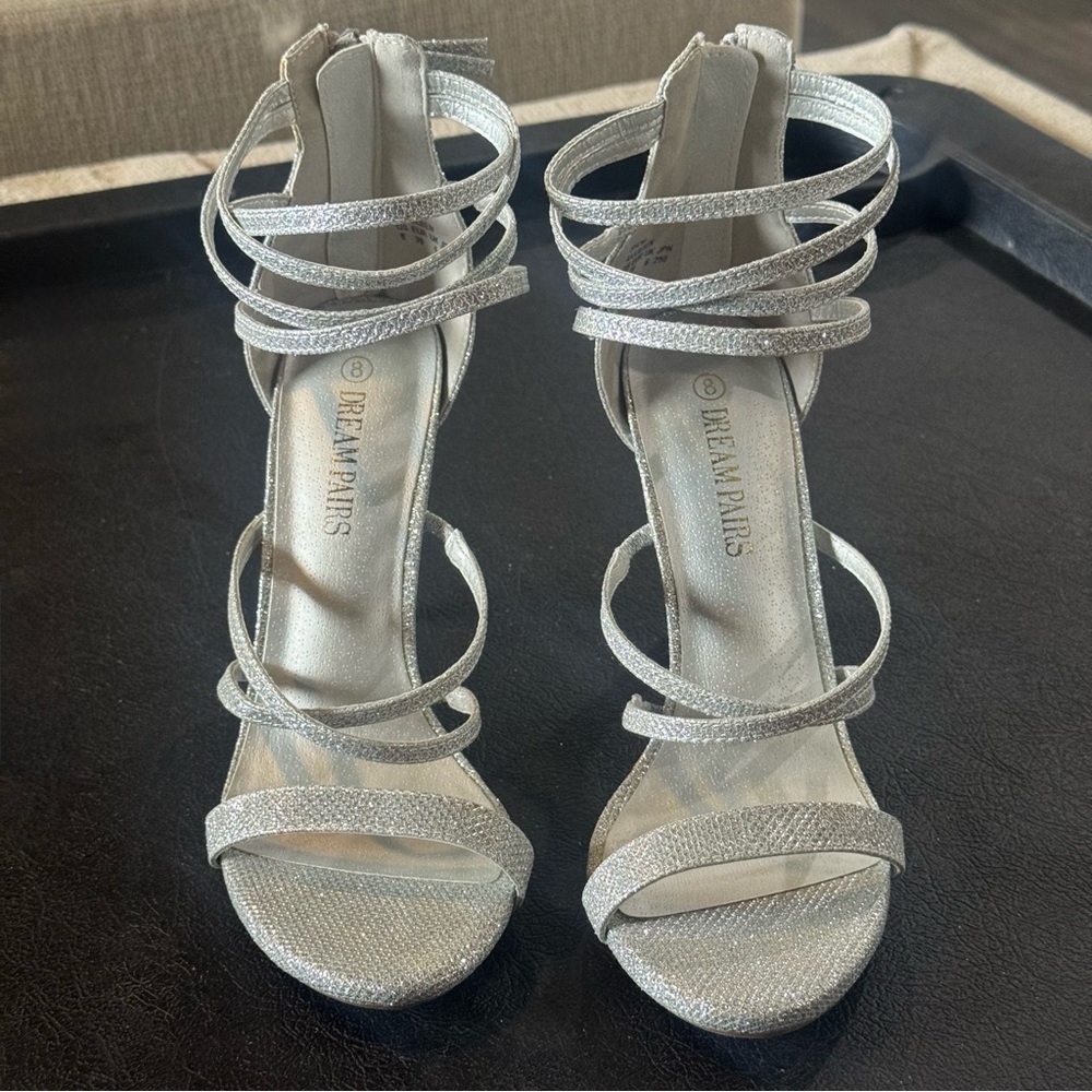 Dream Pairs Silver Formal Strappy 4” High Heels Pump Sandals, Women’s 8, NEW!!!